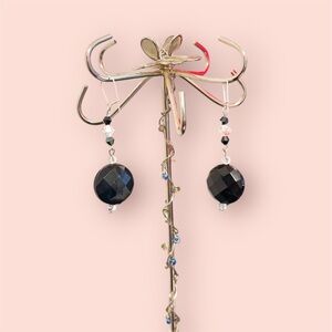 J17 - Black Gem Beaded Earrings. 2/$30